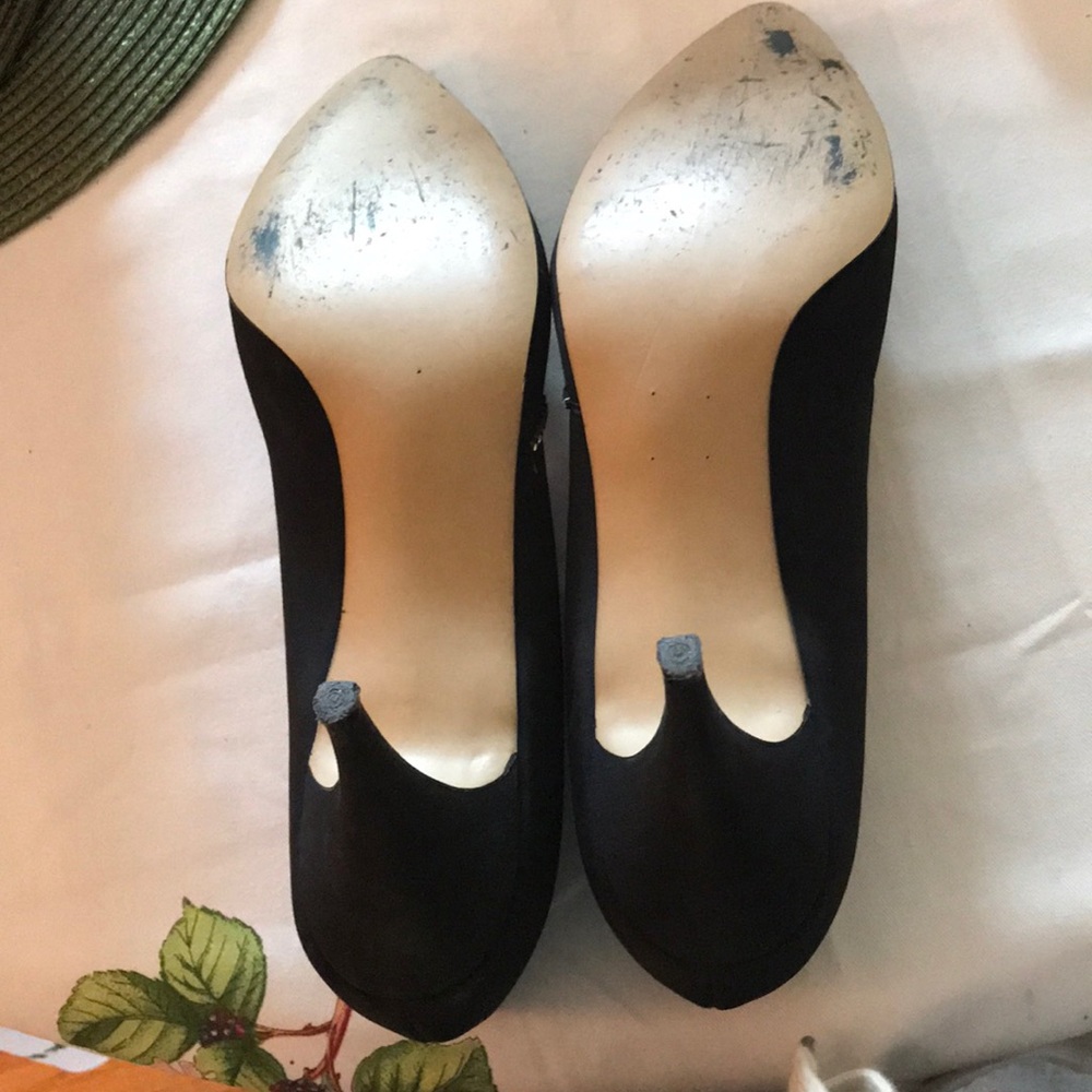 Black heels - Picture 5 of 7
